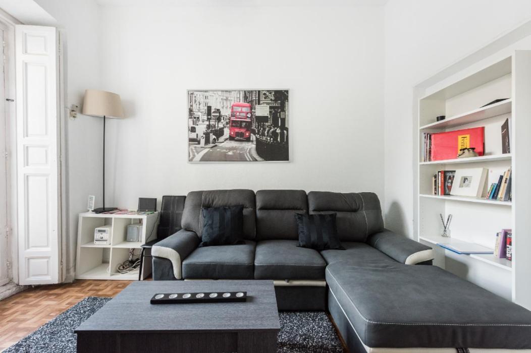 M&F Apartaments Chueca Мадрид Экстерьер фото